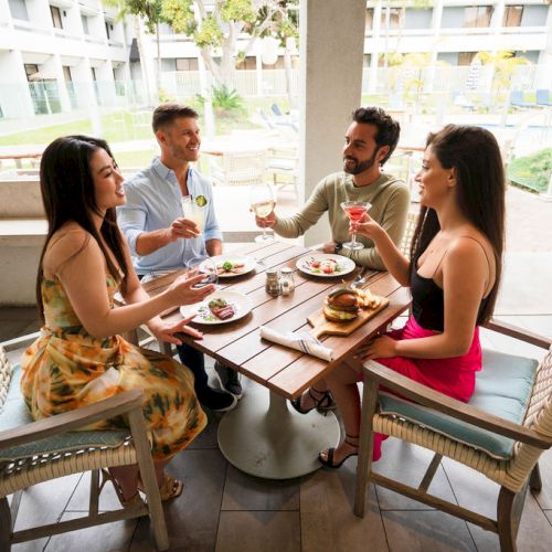 Hotel MdR Marina Del Rey - A Double Tree by Hilton