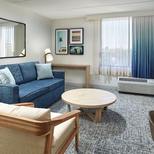 Hotel MdR Marina Del Rey - A Double Tree by Hilton