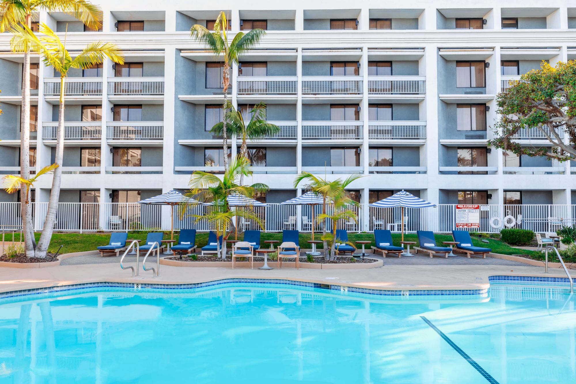 Hotel MdR Marina Del Rey - A Double Tree by Hilton