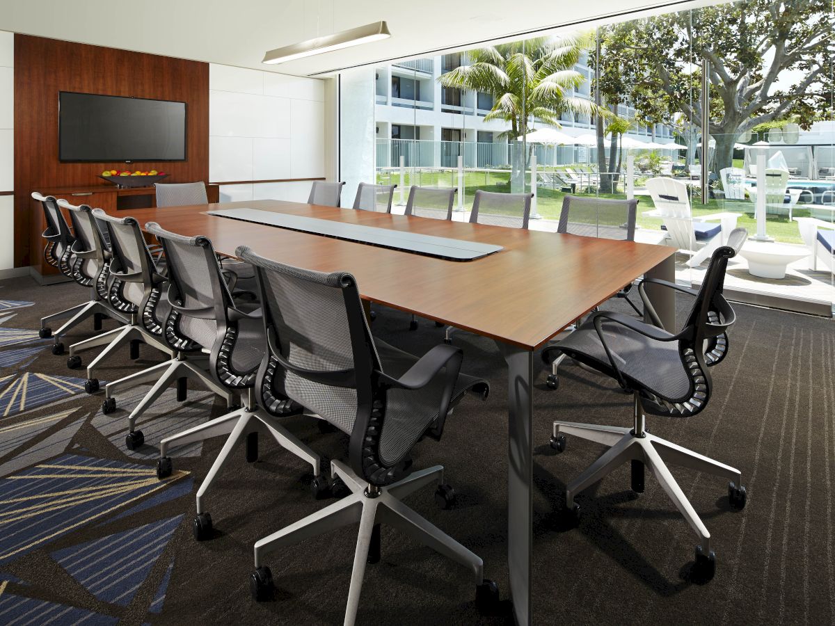 Hotel MdR Marina Del Rey - A Double Tree by Hilton