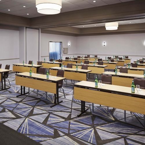 Hotel MdR Marina Del Rey - A Double Tree by Hilton