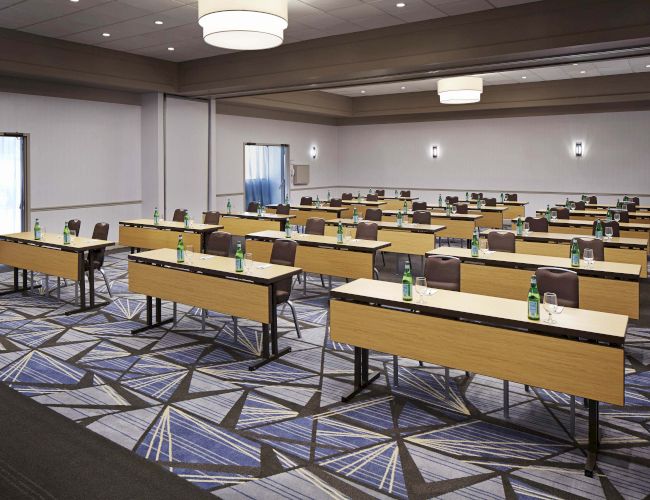 Hotel MdR Marina Del Rey - A Double Tree by Hilton